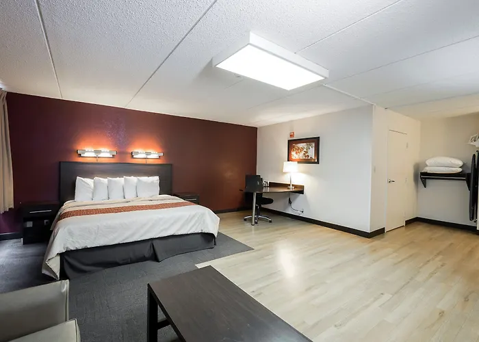 Red Roof Inn Plus+ Boston - Woburn/ Burlington
