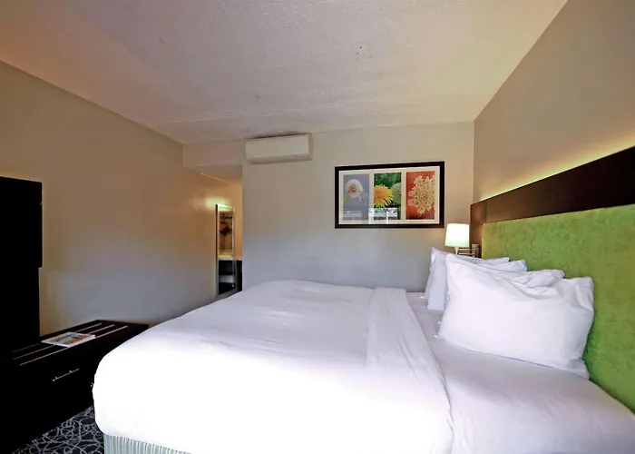 El Sendero Inn, An Ascend Collection Hotel