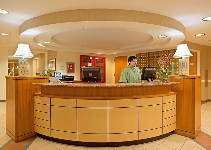 La Quinta Inn & Suites By Wyndham Boston Somerville