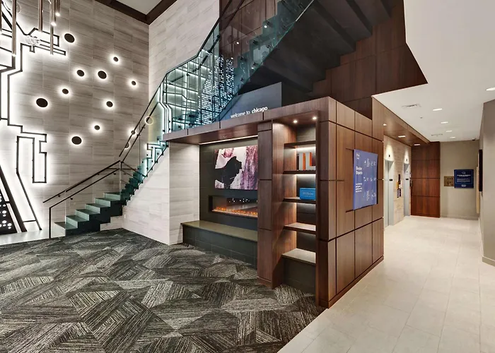 Hampton Inn & Suites Chicago-Downtown