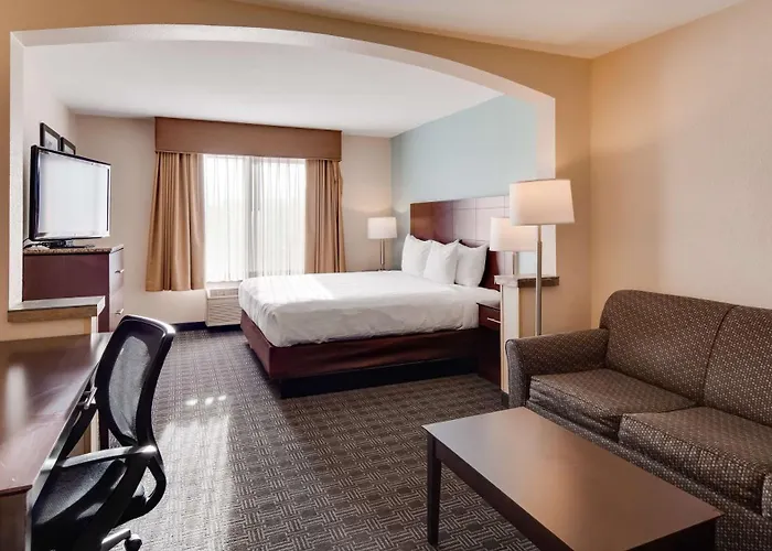 Best Western Plus Gateway Inn & Suites - Aurora