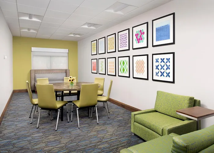 Holiday Inn Express & Suites Baltimore - BWI Airport North By Ihg