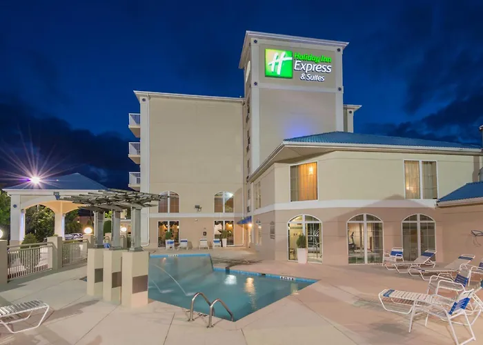 Holiday Inn Express & Suites Asheville Sw - Outlet Ctr Area By Ihg