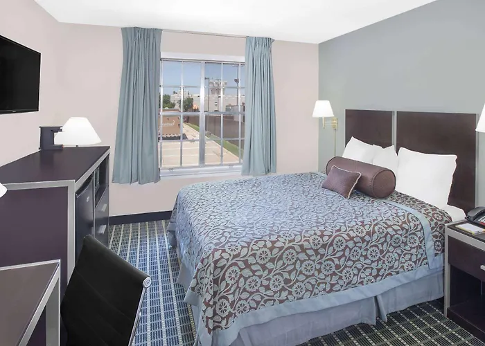 Days Inn By Wyndham Market Center Dallas Love Field