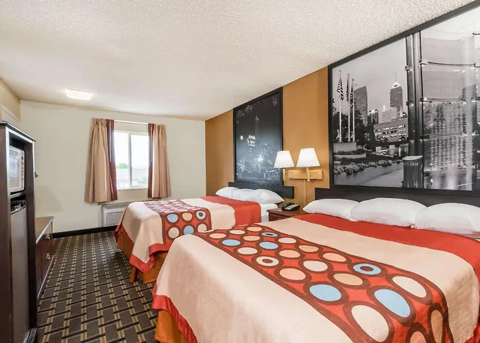 Super 8 By Wyndham Indianapolis/Ne/Castleton Area