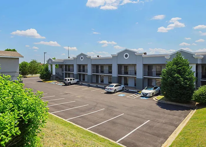 Quality Inn & Suites Greenville - Haywood Mall