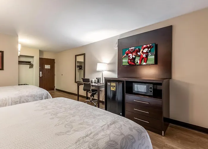 Red Roof Inn Plus & Suites Houston - Iah Airport Sw