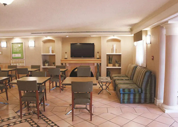 Baymont By Wyndham Houston La Porte