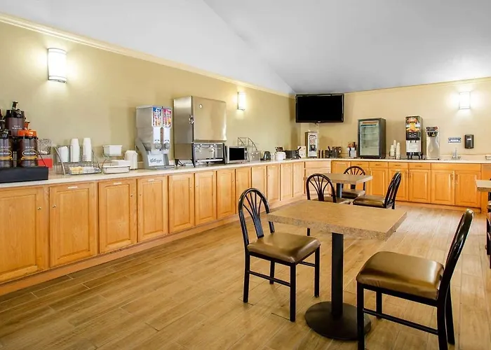 Super 8 By Wyndham Cheyenne Wy