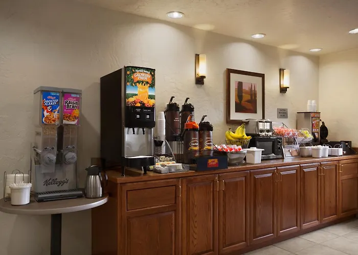 Super 8 By Wyndham Portland Airport