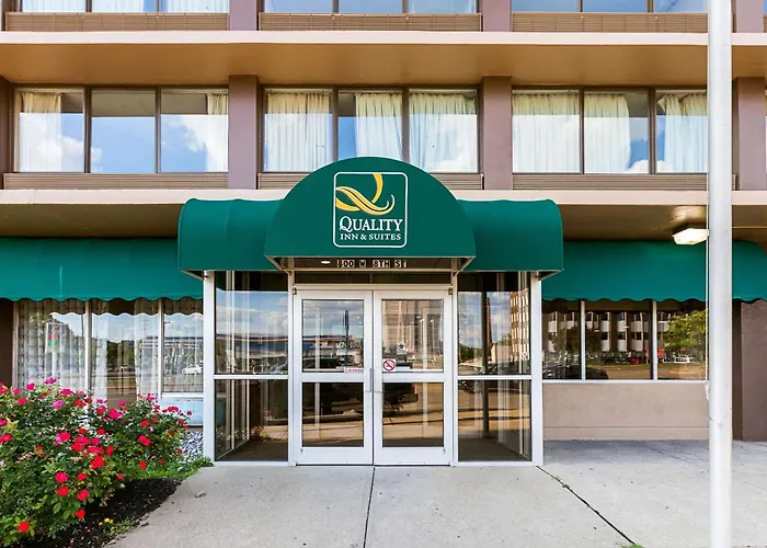 Quality Inn & Suites Cincinnati Downtown Area