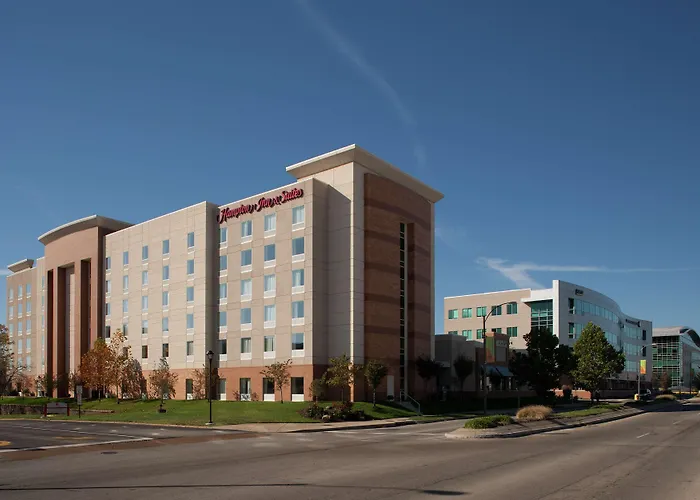Hampton Inn & Suites St. Louis At Forest Park