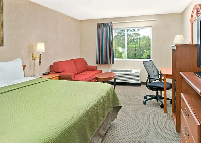 Travelodge By Wyndham Lincoln Airport I-80