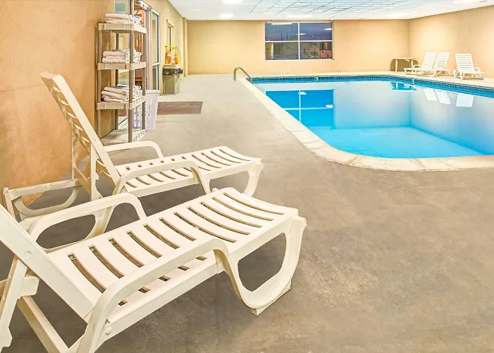 Travelodge By Wyndham Lincoln Airport I-80