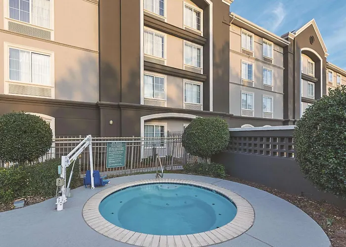 La Quinta Inn & Suites By Wyndham Shreveport Airport