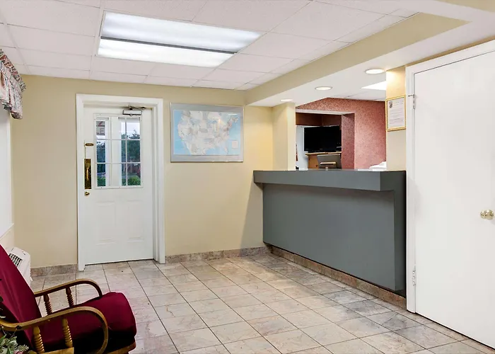 Super 8 By Wyndham Charlotte Downtown Area