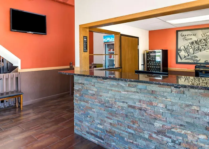 Super 8 By Wyndham Lincoln West