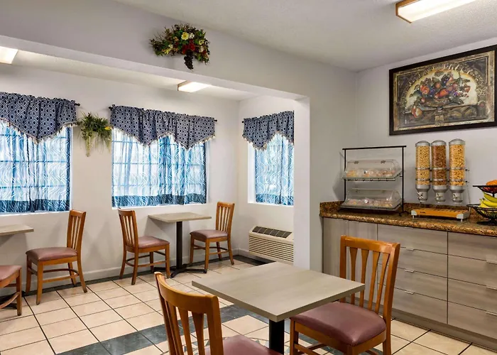 Microtel Inn & Suites Lincoln