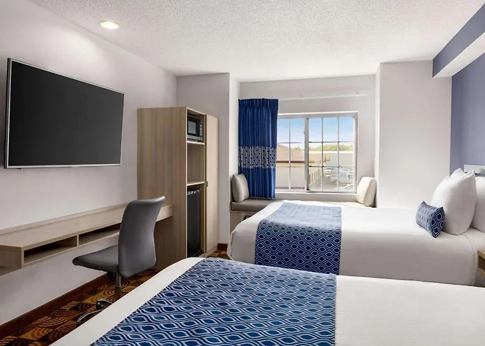 Microtel Inn & Suites Lincoln