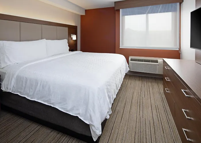 Holiday Inn Express & Suites Seattle-Sea-Tac Airport By Ihg