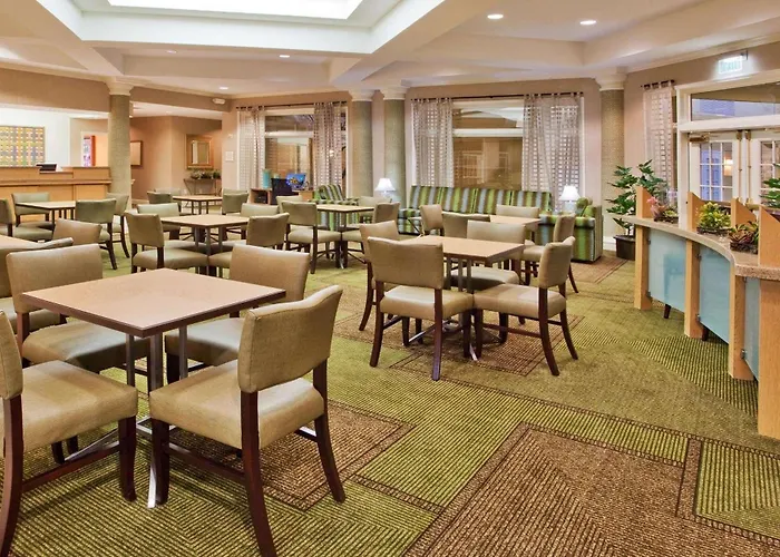 La Quinta By Wyndham Haywood Mall-Near Greenville Downtown