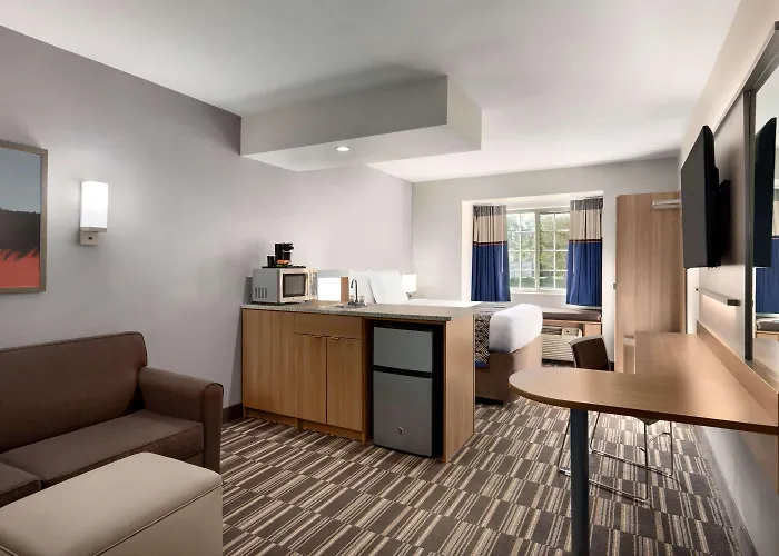 Microtel Inn & Suites