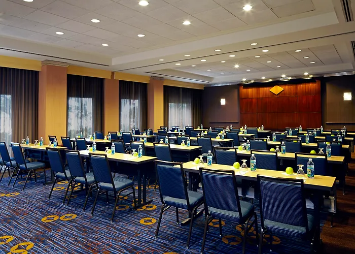 Courtyard By Marriott Los Angeles Lax / Century Boulevard