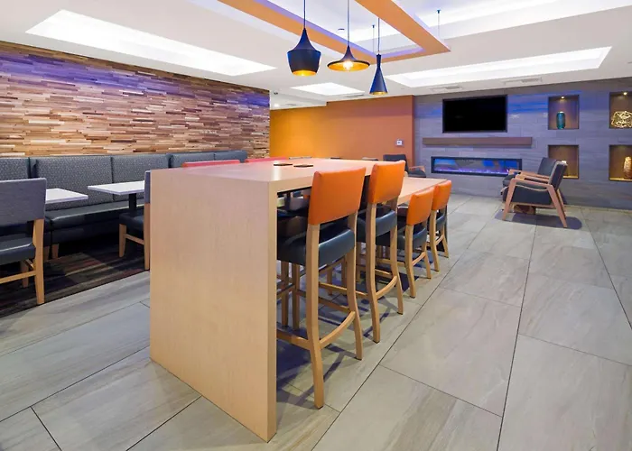 La Quinta By Wyndham Orange County Airport