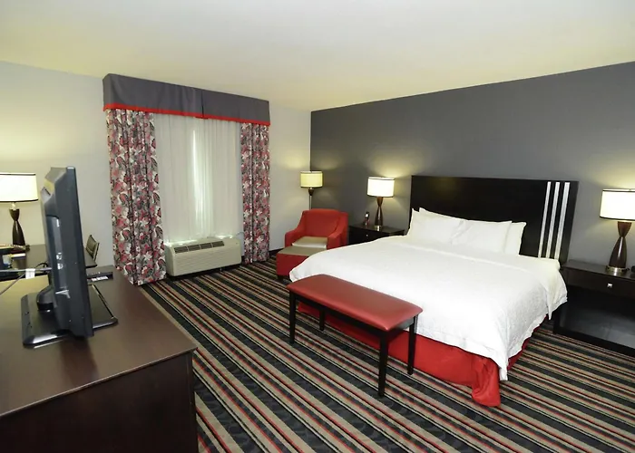 Hampton Inn & Suites Albany At Albany Mall