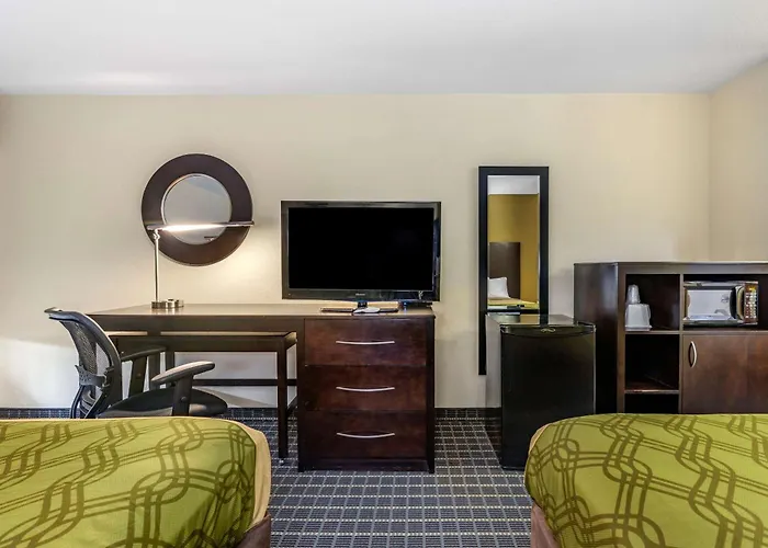 Econo Lodge Brunswick Travel Center