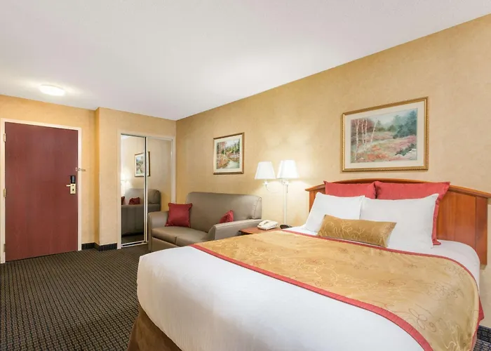 Lancaster Suites