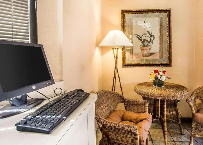 California Inn And Suites Bakersfield