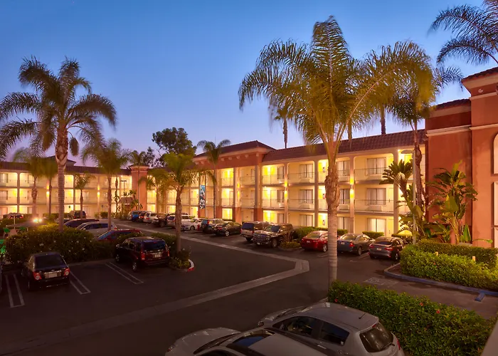 Cortona Inn And Suites Anaheim Resort
