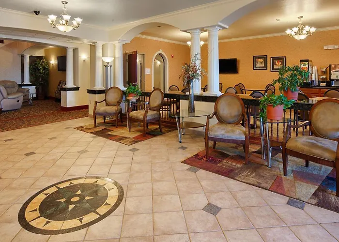 Best Western Inn & Suites - Henrietta