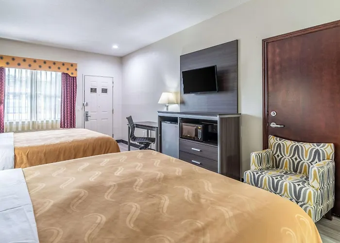 Quality Inn & Suites Canton