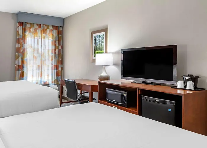 Comfort Inn & Suites Cleveland Tx