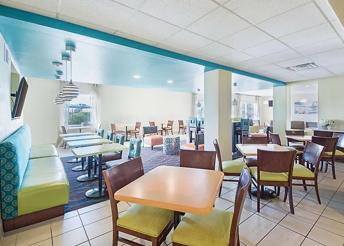 La Quinta By Wyndham Mathis