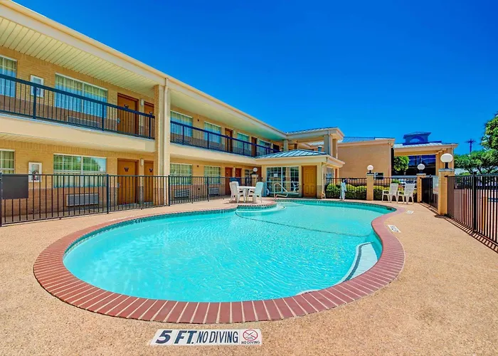 Super 8 By Wyndham Richardson Dallas