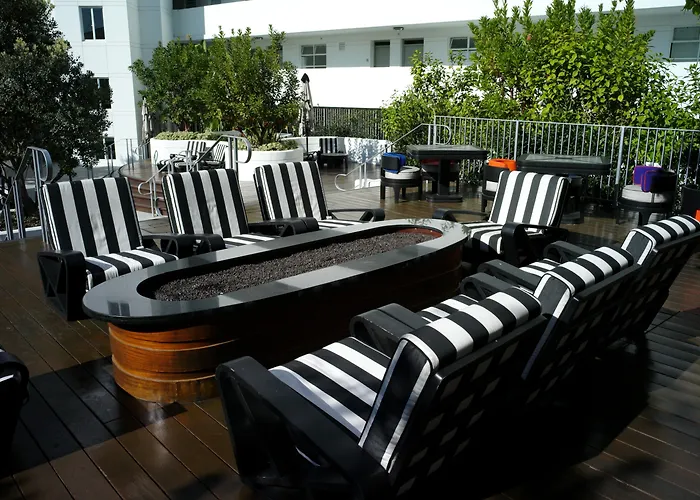 Hotel Shangri-La Santa Monica