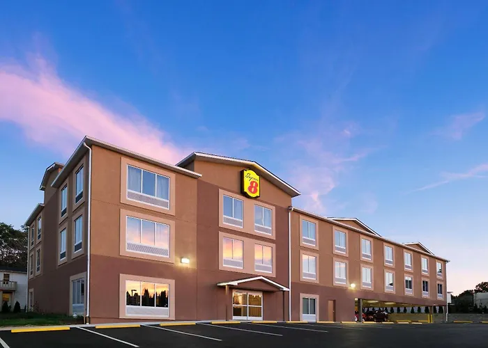 Super 8 By Wyndham Hershey Chocolate Avenue
