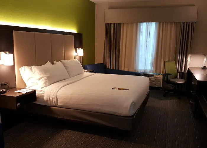 Holiday Inn Express Pearland By Ihg
