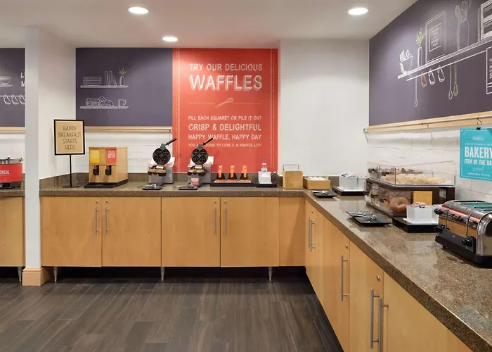 Hampton Inn & Suites Madison - West