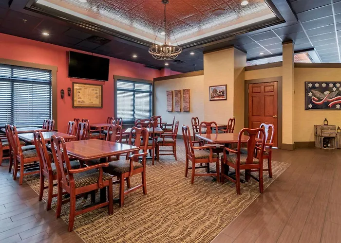 Comfort Suites Downtown Carlisle