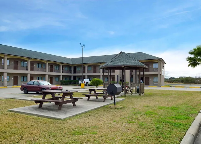 Econo Lodge Inn & Suites Port Arthur Near Sabine Pass