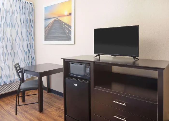 Days Inn By Wyndham Macon I-75 North