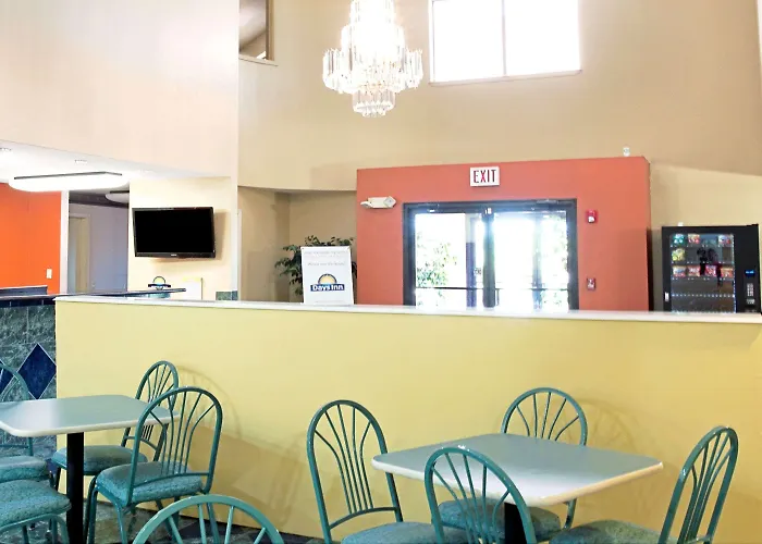Days Inn By Wyndham El Campo Tx