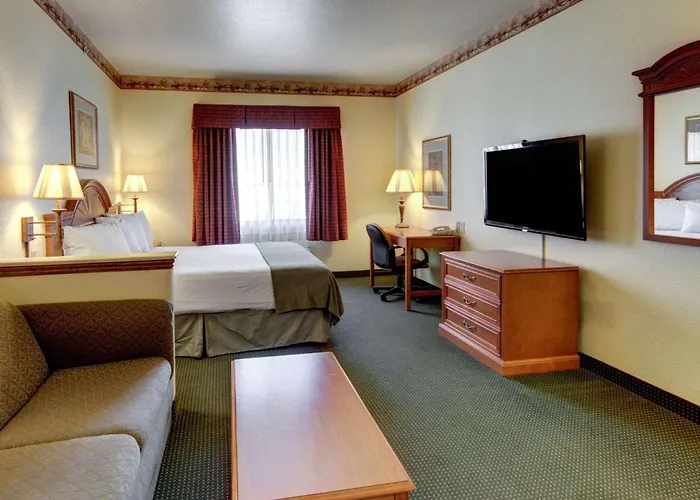 Quality Inn & Suites Glen Rose