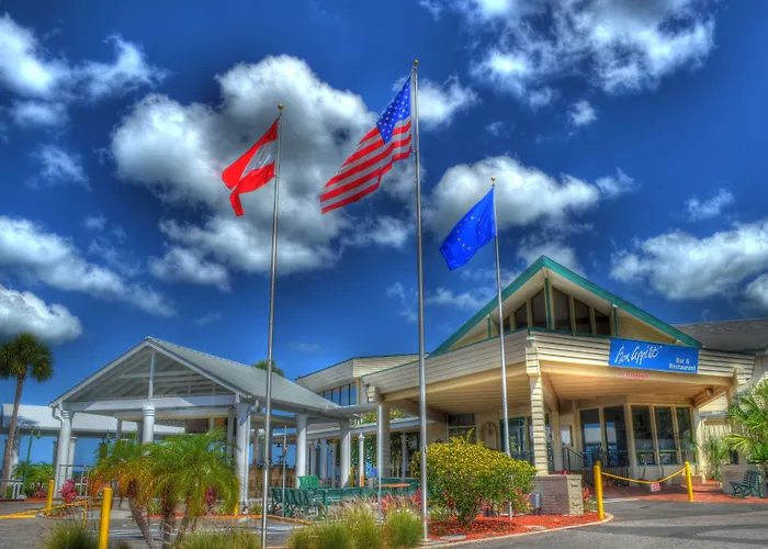 Best Western Plus Yacht Harbor Inn