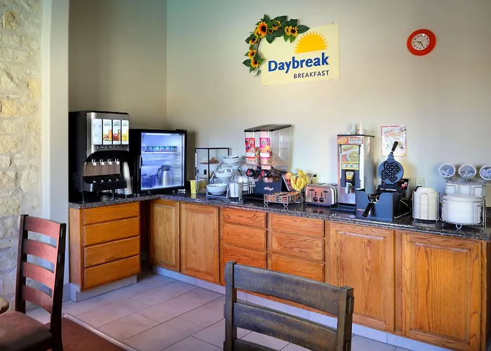 Days Inn & Suites By Wyndham Llano