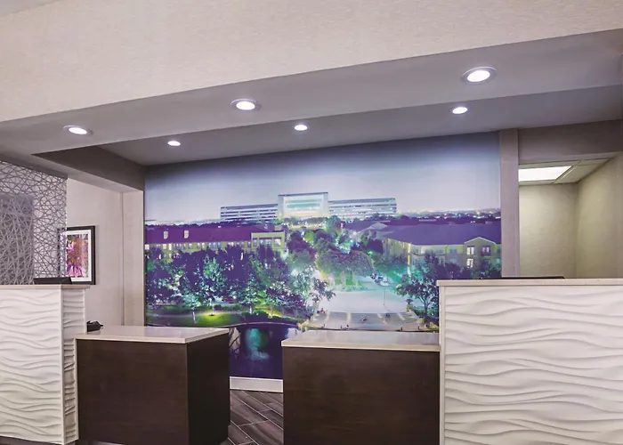 La Quinta By Wyndham Dallas Plano West